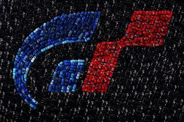 gt5 logo made out of cars 640x426 رانندگی واقعی ! | اولین نگاه به Gran Turismo 6 